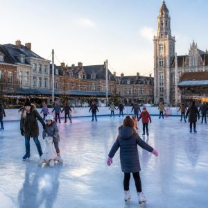 découvrez la patinoire d'hazebrouck, un lieu incontournable pour tous les passionnés de glisse, offrant des moments de plaisir et de sport en famille ou entre amis.